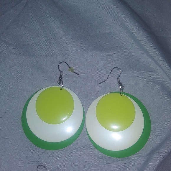 Earrings - Picture 5 of 16